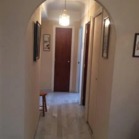 Appartement Très Bel Avec Terrasse De 87m2 Avec Superbe Vue Panoramique Sur La Baie D Ajaccio (Corsica)