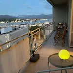 Tres Bel Avec Terrasse De 87m2 Avec Superbe Vue Panoramique Sur La Baie D アパート *