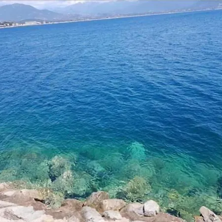 Apartment Tres Bel Avec Terrasse De 87m2 Avec Superbe Vue Panoramique Sur La Baie D *