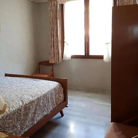 Tres Bel Avec Terrasse De 87m2 Avec Superbe Vue Panoramique Sur La Baie D