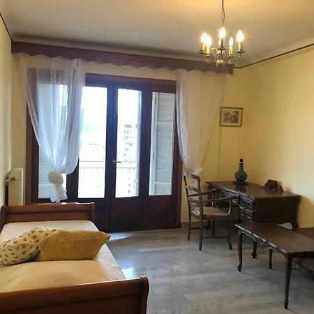 Tres Bel Avec Terrasse De 87m2 Avec Superbe Vue Panoramique Sur La Baie D * Ajaccio (Corsica)