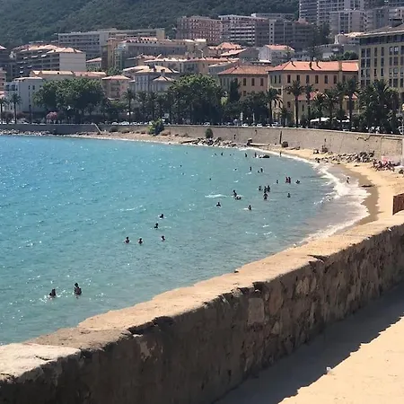 Tres Bel Avec Terrasse De 87m2 Avec Superbe Vue Panoramique Sur La Baie D * Ajaccio (Corsica)
