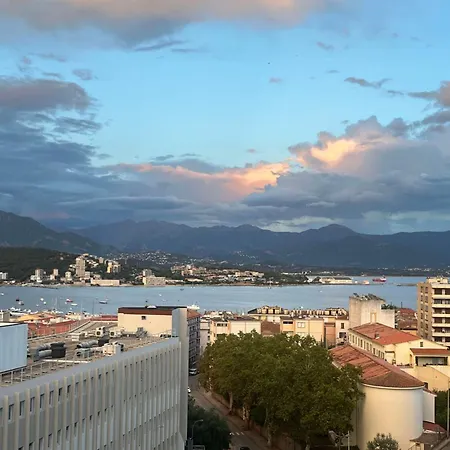 Tres Bel Avec Terrasse De 87m2 Avec Superbe Vue Panoramique Sur La Baie D Apartament *