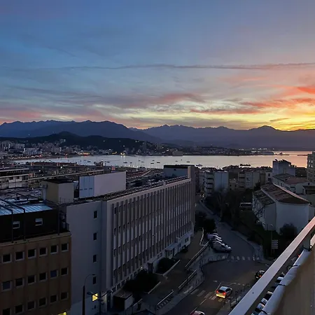 Апартаменти Tres Bel Avec Terrasse De 87m2 Avec Superbe Vue Panoramique Sur La Baie D Аяччо