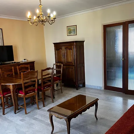 Tres Bel Avec Terrasse De 87m2 Avec Superbe Vue Panoramique Sur La Baie D Апартаменти *