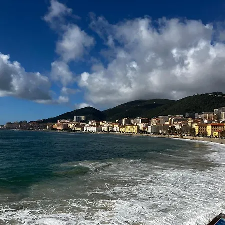 Tres Bel Avec Terrasse De 87m2 Avec Superbe Vue Panoramique Sur La Baie D Apartment