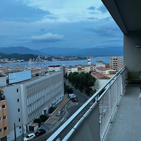 Apartament Tres Bel Avec Terrasse De 87m2 Avec Superbe Vue Panoramique Sur La Baie D Ajaccio (Corsica)