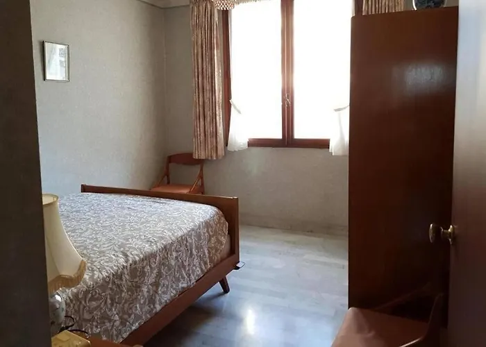 Tres Bel Avec Terrasse De 87m2 Avec Superbe Vue Panoramique Sur La Baie D