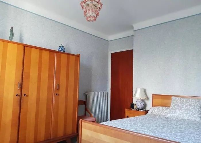 Tres Bel Avec Terrasse De 87m2 Avec Superbe Vue Panoramique Sur La Baie D Аяччо