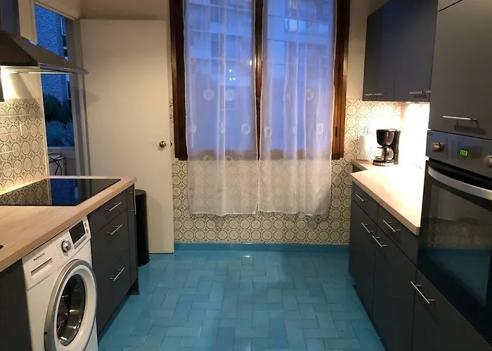 Tres Bel Avec Terrasse De 87m2 Avec Superbe Vue Panoramique Sur La Baie D Аяччо