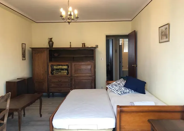 Tres Bel Avec Terrasse De 87m2 Avec Superbe Vue Panoramique Sur La Baie D Аяччо