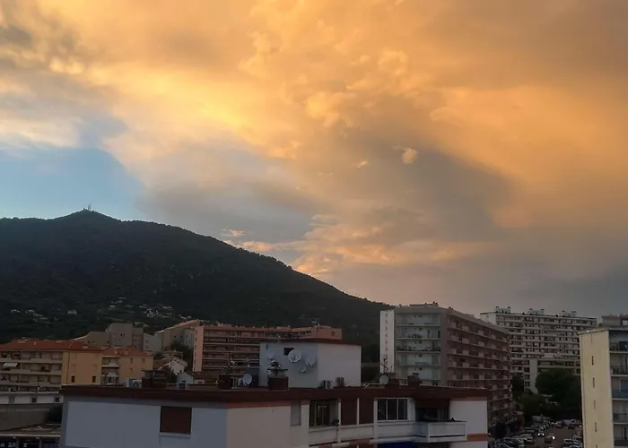 Апартаменти Tres Bel Avec Terrasse De 87m2 Avec Superbe Vue Panoramique Sur La Baie D Аяччо