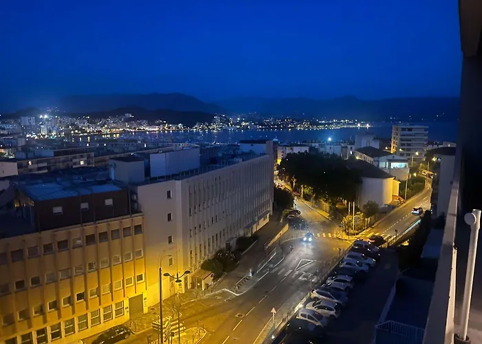 Tres Bel Avec Terrasse De 87m2 Avec Superbe Vue Panoramique Sur La Baie D *