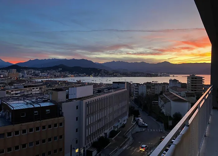 Apartment Tres Bel Avec Terrasse De 87m2 Avec Superbe Vue Panoramique Sur La Baie D Ajaccio (Corsica)