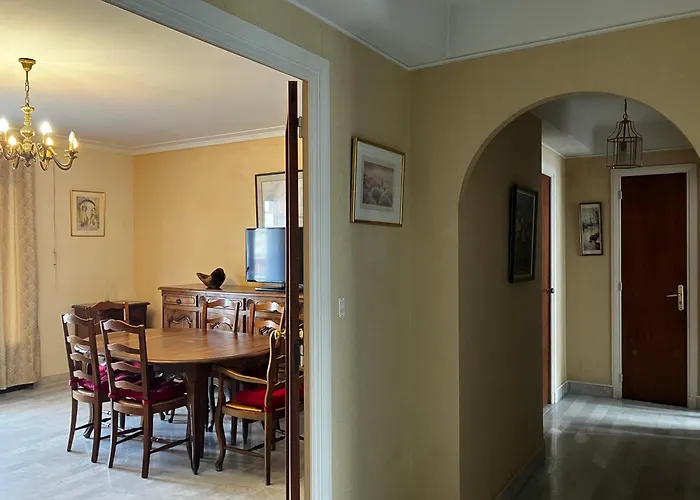 Apartment Tres Bel Avec Terrasse De 87m2 Avec Superbe Vue Panoramique Sur La Baie D